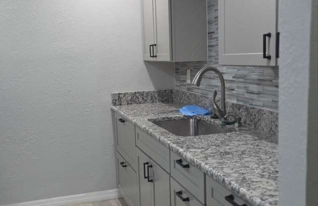 6034 INDRIO Road Gallery 4