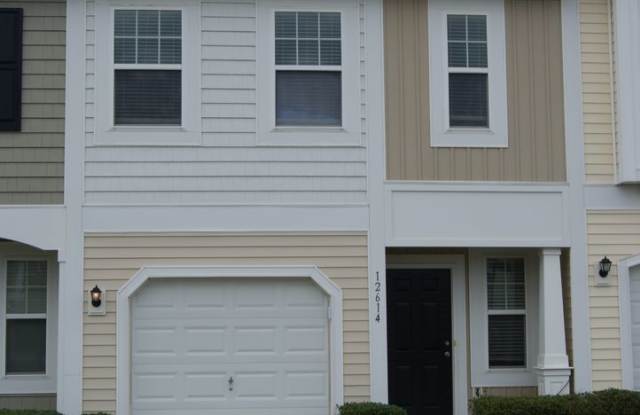 Stylish Townhome in Steele Creek Location photos photos