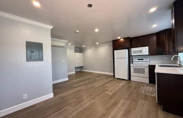 6112 Travers Way photos photos