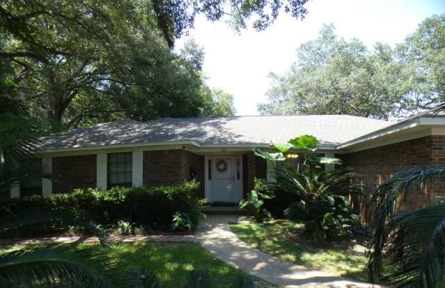 302 Fairpoint Drive - 302 Fairpoint Drive, Gulf Breeze, FL 32561