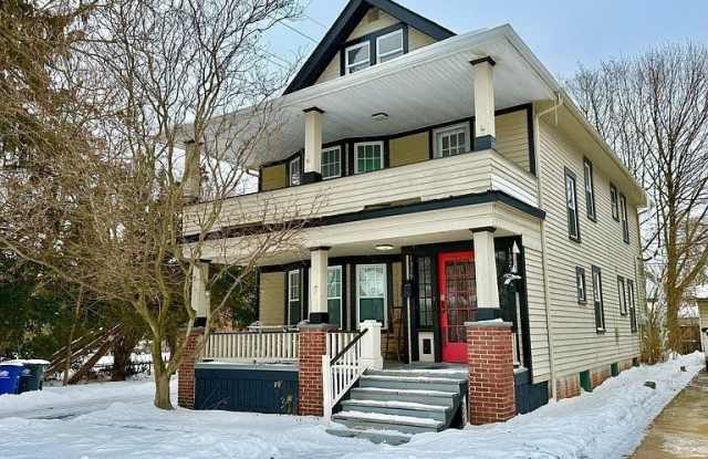 1319 Lakewood Avenue photos photos