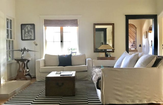 9019 LLOYD Place Gallery 2