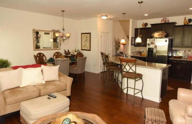 801 Trendy Lane - 1 Gallery 2