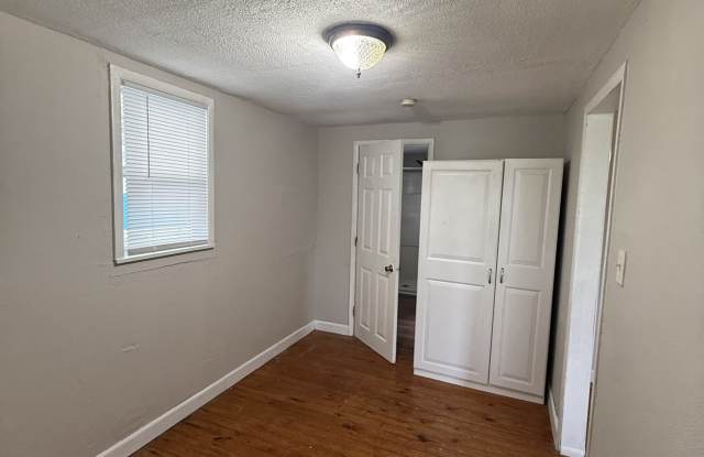 1615 South Glendale Drive Gallery 4