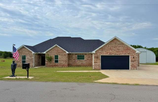 Massive 4 Bed 3 Bath on 2.64 acres in Ace Acres photos photos Massive 4 Bed 3 Bath on 2.64 acres in Ace Acres photos photos