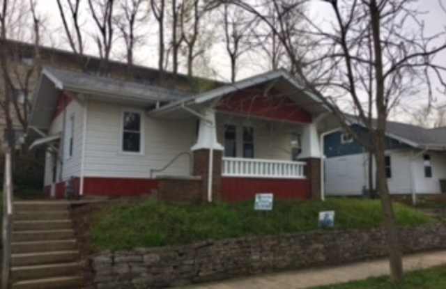 2 Bedroom House (Can occupy 3 unrelated Adults) $1,700.  Available August 2027 Gallery 3