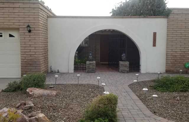 5509 S WAVERLY Way Gallery 2