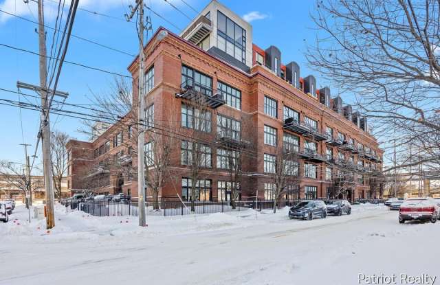 600 Broadway Avenue NW Gallery 2