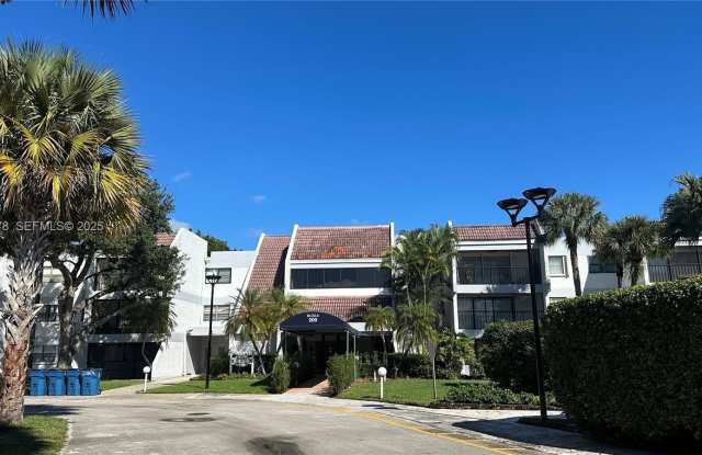 200 Lakeview Dr photos photos