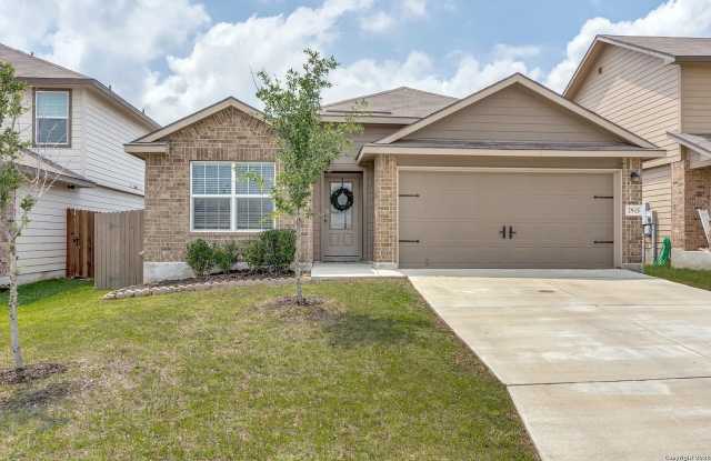 Beautiful 3BR 2BA Home w/ Fenced Yard • Full Kitchen Suite • Attached Garage in San Antonio photos photos