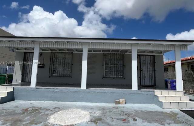 1999 NW 2nd St photos photos