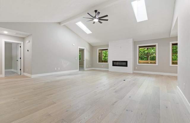 30 Burnham Drive Gallery 2