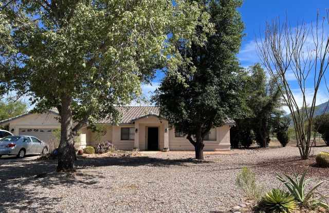 3 bedroom home with solar in highly desirable location Gallery 1