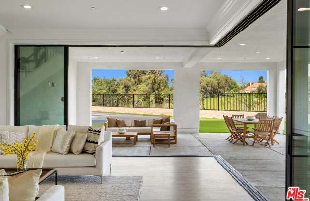 10615 Wood Briar Court Gallery 2