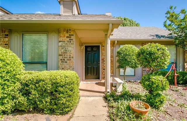 1305 Crestview Drive Gallery 2