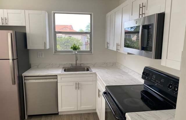 11266 SW 12th St photos photos