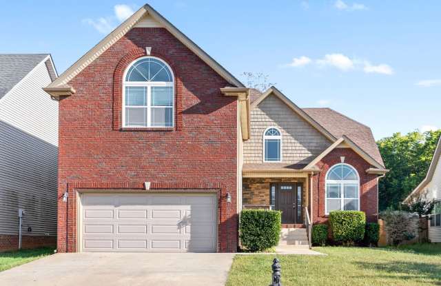 Pet Friendly Three Bedroom with Bonus in Rossview! photos photos Pet Friendly Three Bedroom with Bonus in Rossview! photos photos