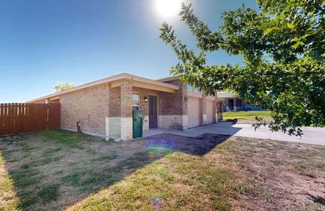 PRICE DROP+ 2 WEEKS FREE + $1,350 RENT!!!! Gallery 3