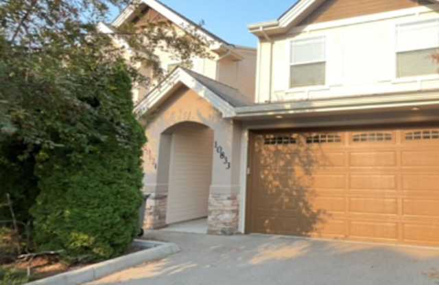 3bed/2.5 bath off Frankling/Five Mile in Boise w/Gas Fireplace  2 Car Garage - 10819 West Franklin Road, Boise, ID 83709