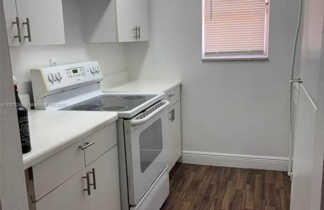 450 SW 2nd Ave photos photos