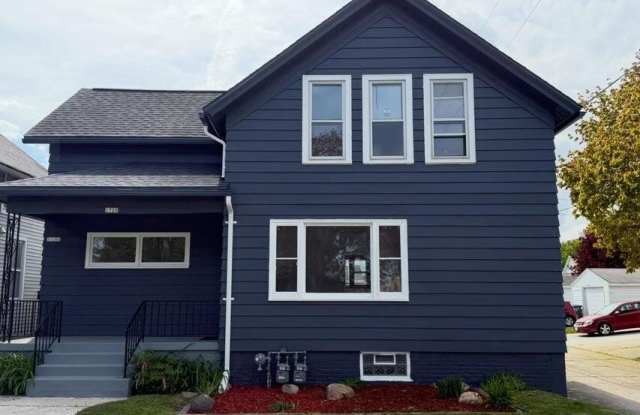 1720 S 11th St - 1720 South 11th Street, Sheboygan, WI 53081