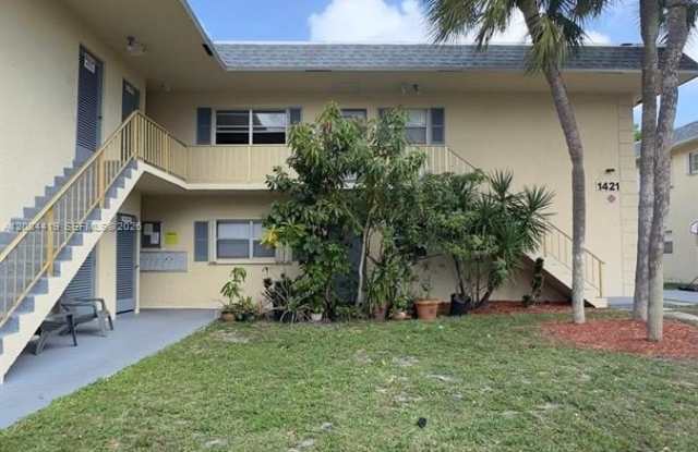 1421 NW 45th St photos photos