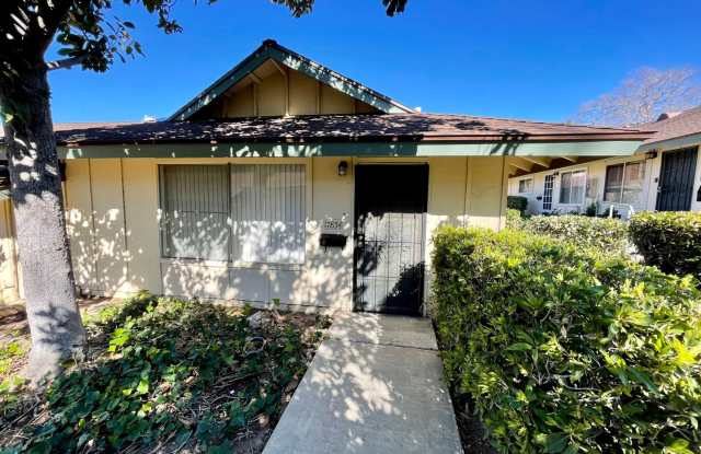Cute 1 Bedroom 1 Bath Townhome for Rent Gallery 1