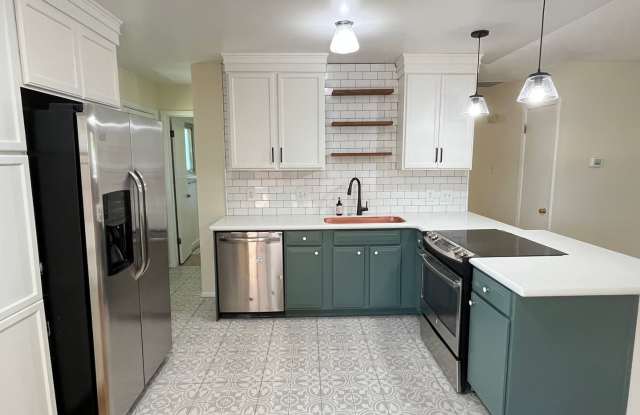 Charming 3-Bedroom Home - Close to Everything - Tons of Upgrades photos photos