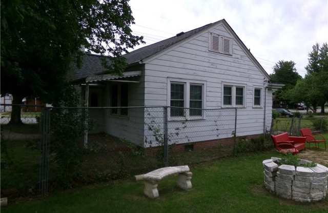 1408 E Martin Luther King Jr Drive Gallery 4