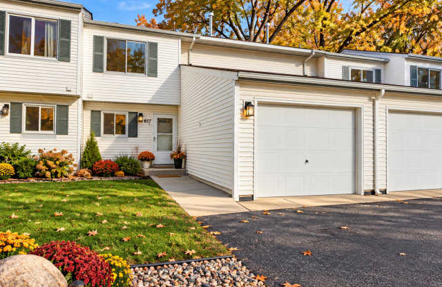 657 E Burnsville Pkwy Gallery 1