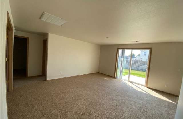 4212 John Deere Ln Gallery 2