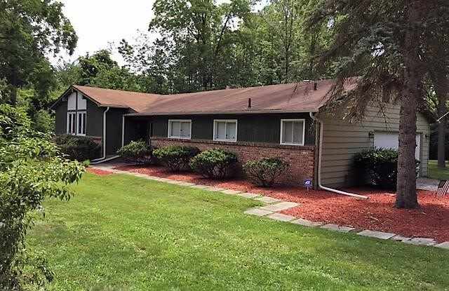 22987 W 13 Mile Road - 22987 West 13 Mile Road, Bingham Farms, MI 48025