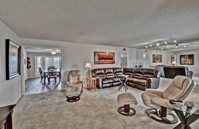 12423 W AURORA Drive Gallery 3