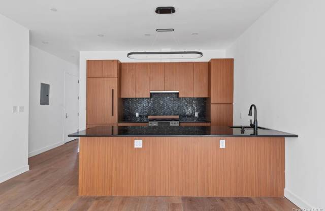 177 SMITH Street unit: 2 photos photos