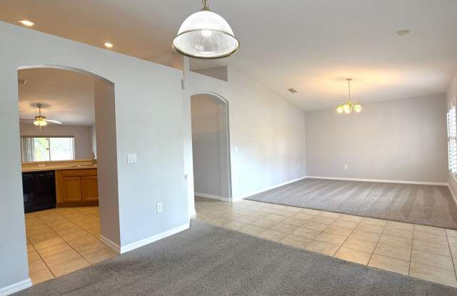 Beautiful 3 Bed 2 Bath Ranch Pool Home! Lawn & Pool Care Included! Gallery 4