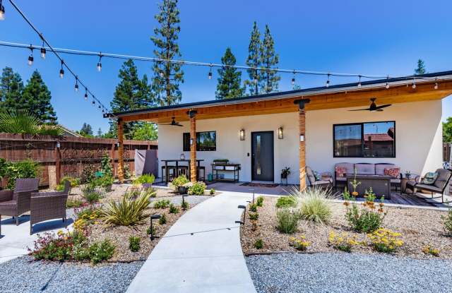 Backyard Cottage-Newer 2 Bedroom/2 Bath Unfurnished/Furnished Oasis for Lease photos photos