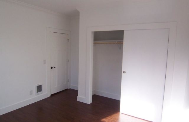 5500 35th Ave NE Gallery 4