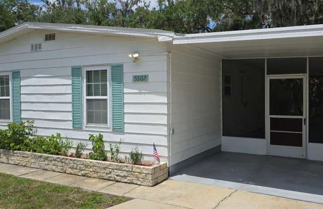 2 bed 2 baths with large screened patio photos photos