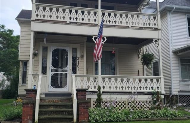 316 4th St - 316 4th Street, Elyria, OH 44035