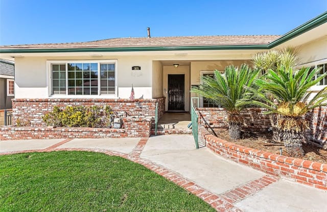 325 N Greenwood Avenue - 325 North Greenwood Avenue, Montebello, CA 90640
