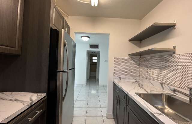 1832 Madison Street #102 - 1 photos photos