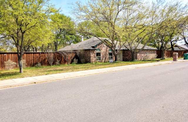 1 Lakewood Dr Gallery 2