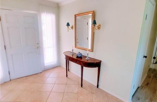 3543 SE Fairway E Gallery 2