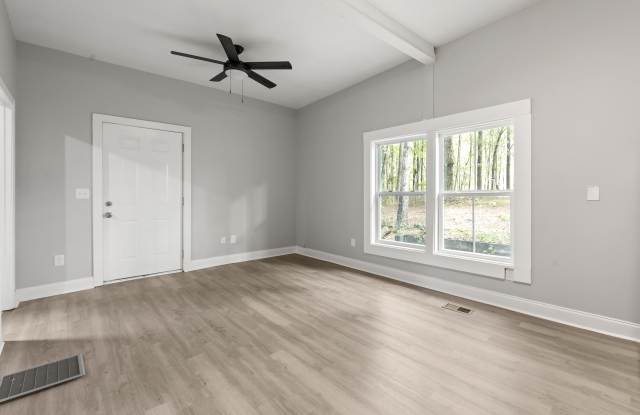 3745 Feldwood Place, Unit 5 Gallery 4