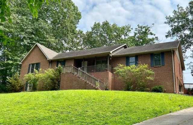 9 Edgewood Drive - 9 Edgewood Drive, Somerset, KY 42501 9 Edgewood Drive - 9 Edgewood Drive, Somerset, KY 42501