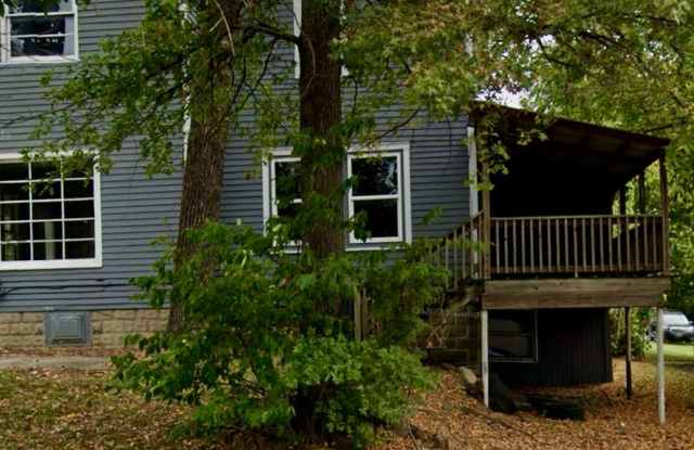 311 W. Elm photos photos