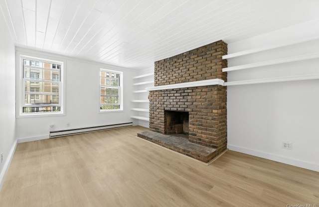 282 HUDSON Street Gallery 3