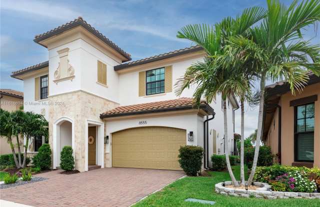 8555 E Baypoint Cir - 8555 East Baypoint Circle, Broward County, FL 33076