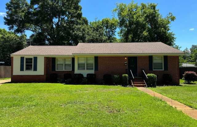 BRICK  BEAUTIFUL! 3 Bedroom MOVE IN READY photos photos