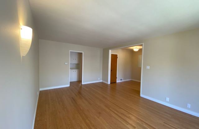 2030 East 3rd Street #7 Gallery 4